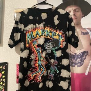 Market bleached dye tshirt